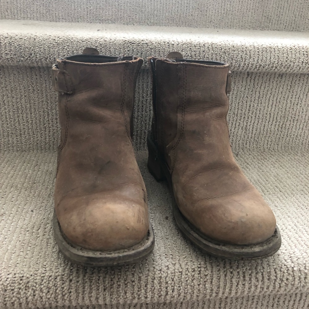Brown leather Cat Boots